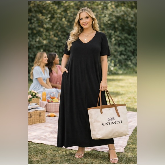 Zenana Outfitters Dresses & Skirts - Zenana Outfitters Black Maxi V Neck Dress size 2X 💕🌺🌹🌸 BG 10